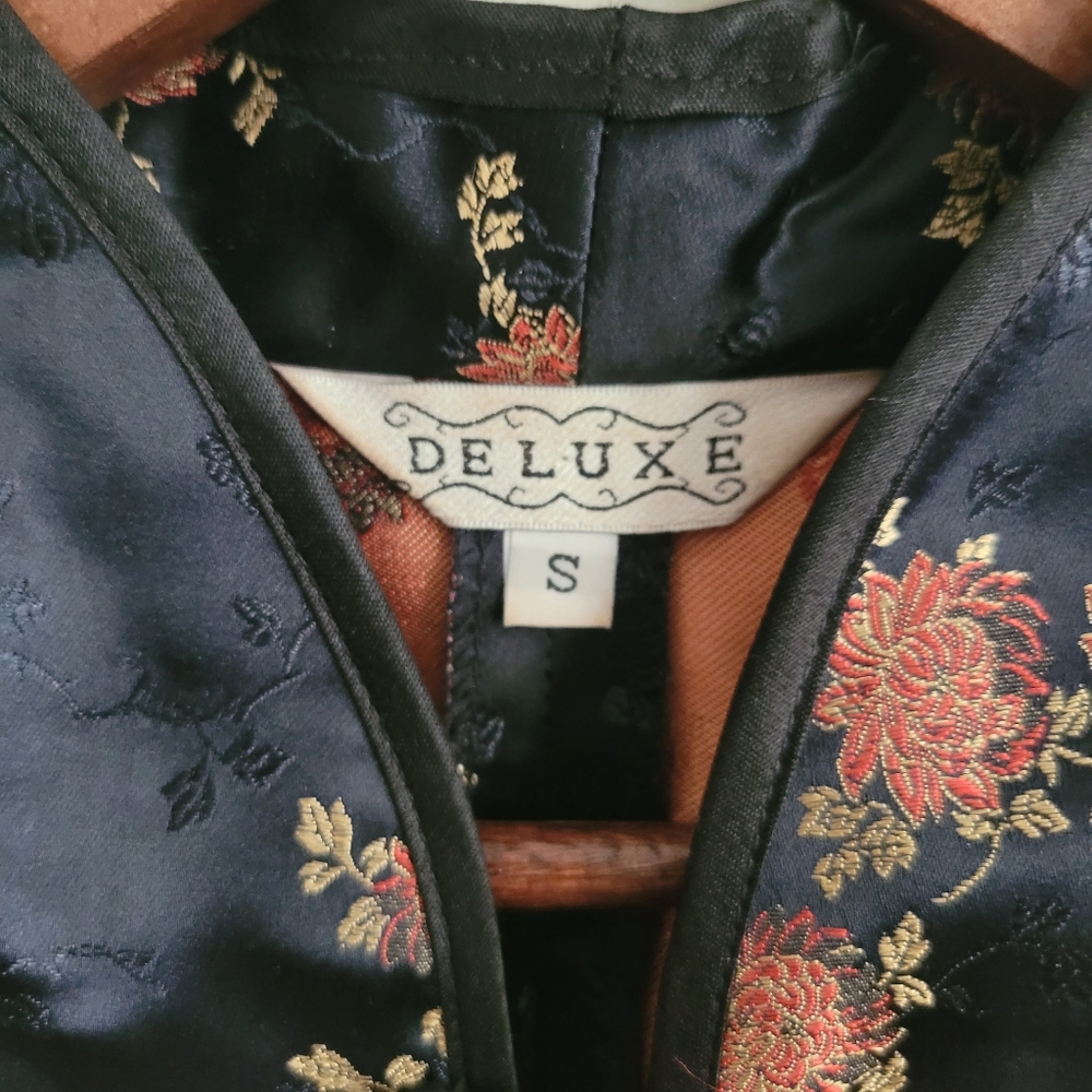 Deluxe Vintage Black Silk Asian Floral Blouse/ Top size S - Picture 4 of 5